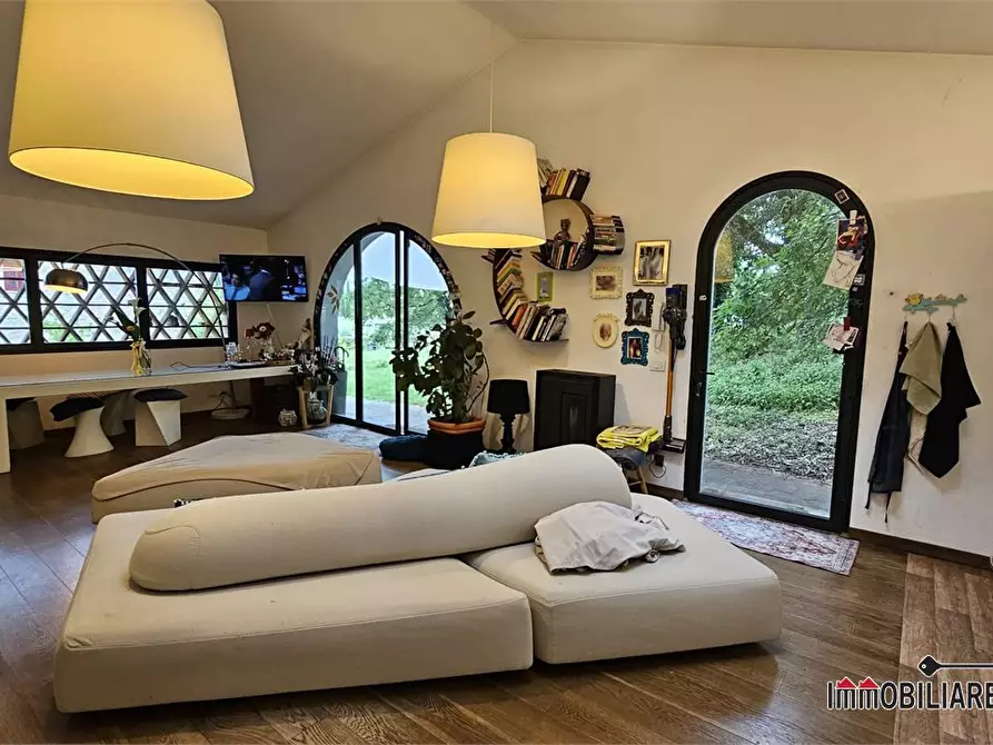 Immagine 1 di Villa in vendita  a San Gimignano