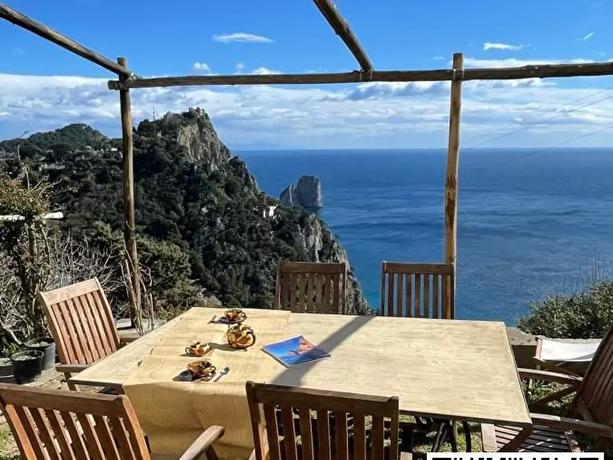 Immagine 4 di Villa in vendita  27 a Capri