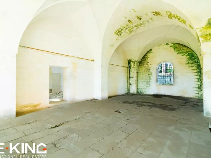 Immagine 7 di Palazzo in vendita  a Muro Leccese