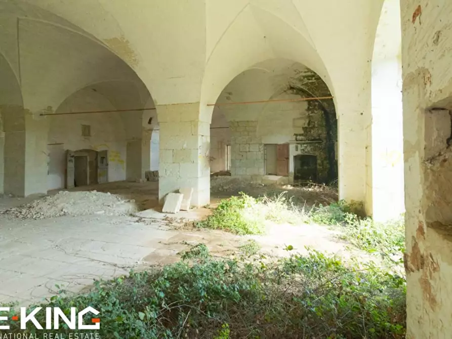 Immagine 10 di Palazzo in vendita  a Muro Leccese