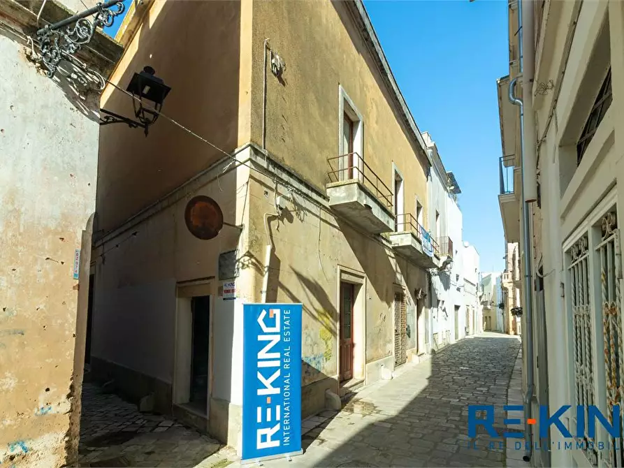 Immagine 2 di Palazzo in vendita  a Racale