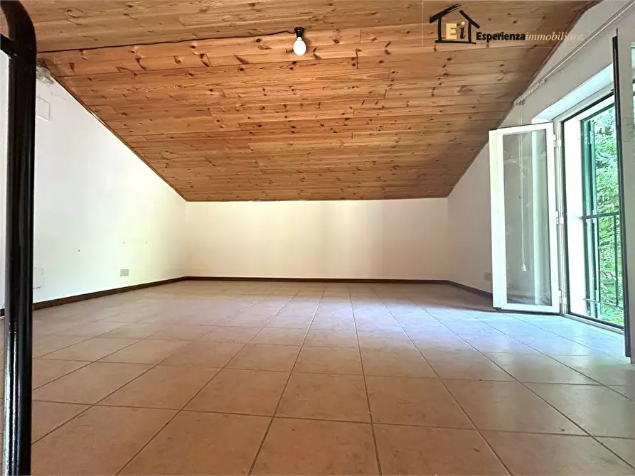 Immagine 10 di Villa in affitto  snc a Poggio Mirteto