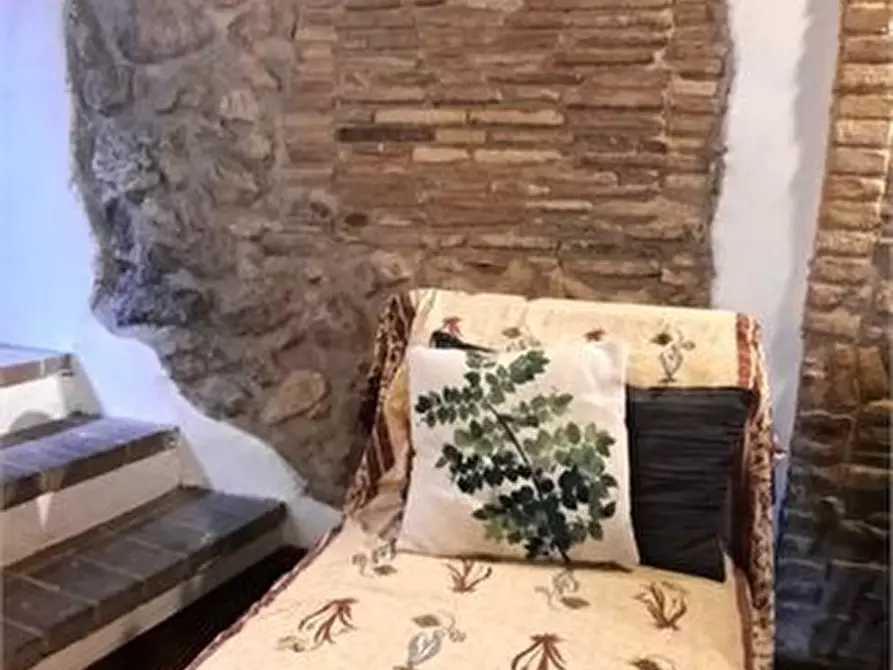 Immagine 10 di Appartamento in vendita  snc a Casperia