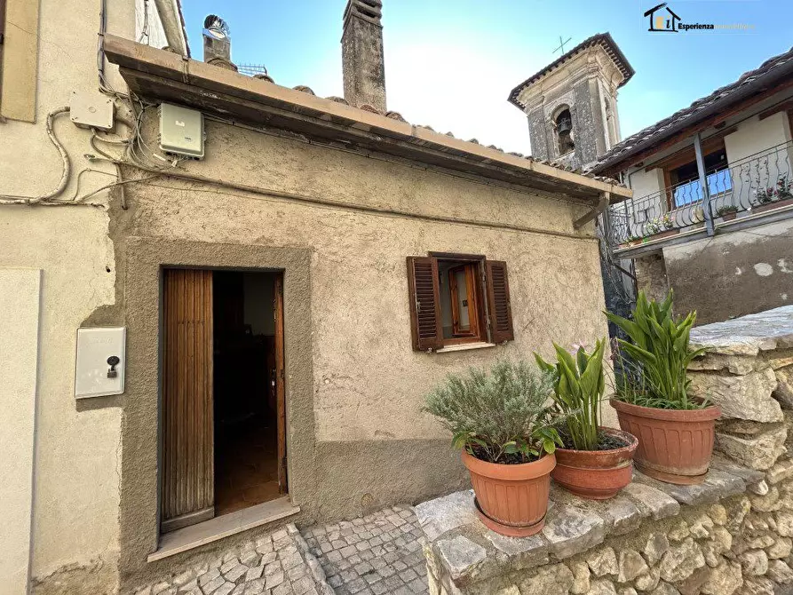 Immagine 2 di Casa semindipendente in vendita  snc a Roccantica