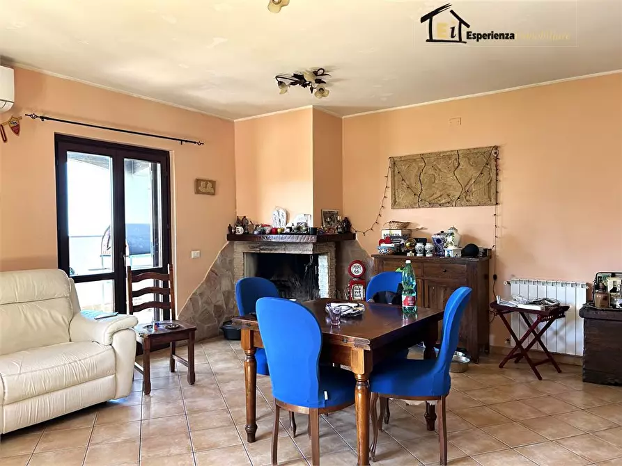 Immagine 2 di Casa semindipendente in vendita  snc a Poggio Mirteto