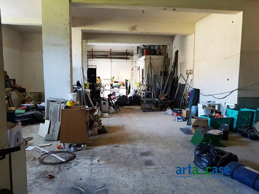 Immagine 4 di Magazzino in vendita  139 a Messina