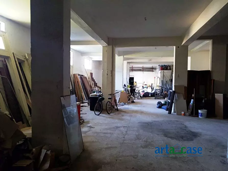 Immagine 8 di Magazzino in vendita  139 a Messina