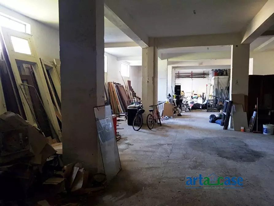 Immagine 5 di Magazzino in vendita  139 a Messina