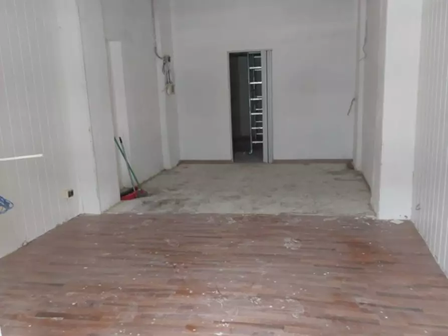 Immagine 3 di Negozio in affitto  2 a Messina