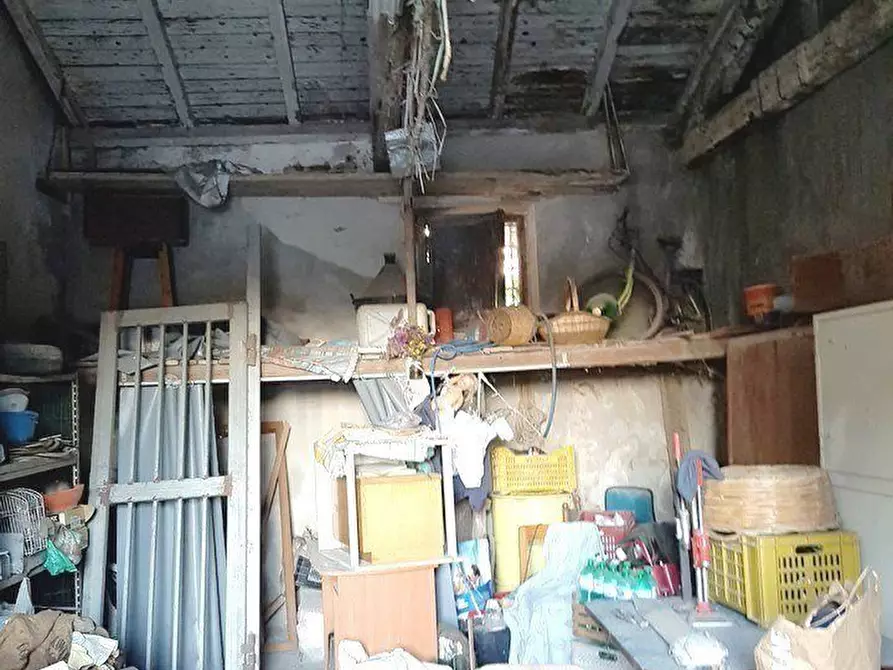 Immagine 3 di Magazzino in vendita  99 a Messina