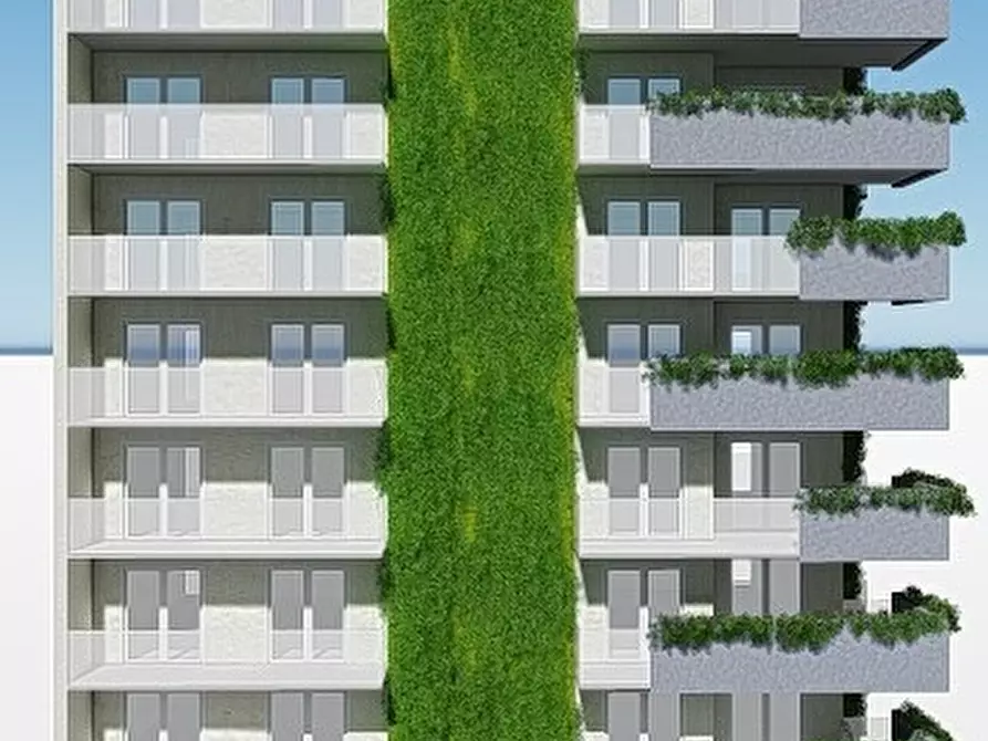 Immagine 10 di Palazzo in vendita  98 a Messina