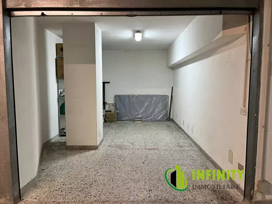 Immagine 6 di Garage in affitto  a Matera