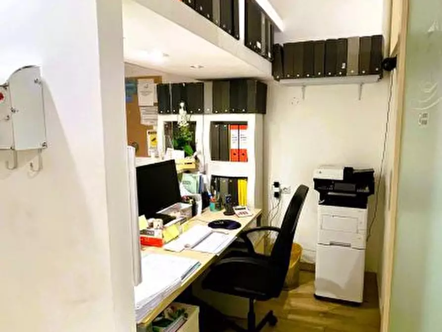Immagine 2 di Ufficio in vendita  2 a Matera