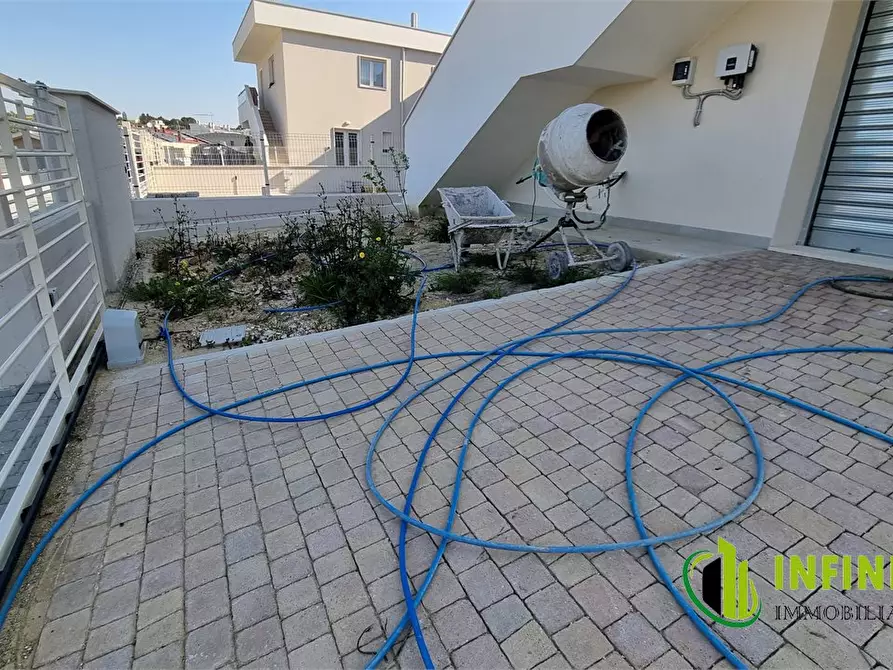 Immagine 9 di Villa in vendita  a Matera