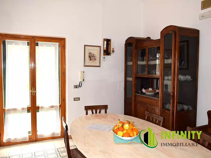 Immagine 7 di Villa in vendita  1 a Matera