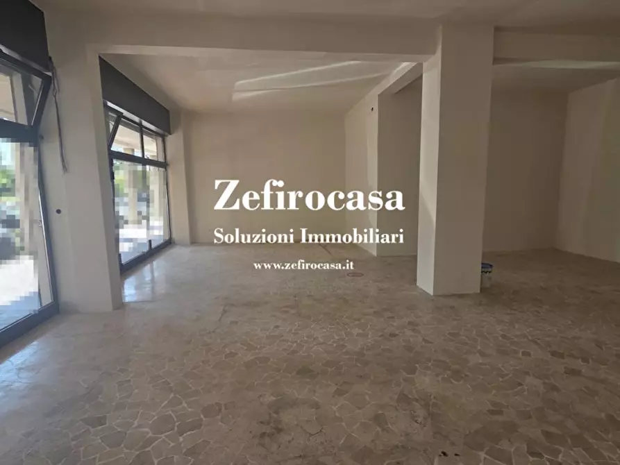 Immagine 1 di Negozio in affitto  a San Giovanni In Persiceto