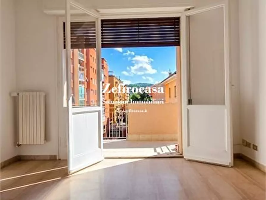 Immagine 1 di Appartamento in vendita  a Bologna