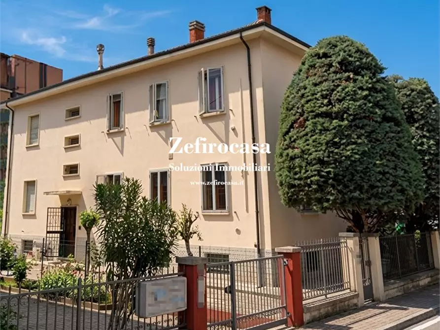 Immagine 1 di Casa semindipendente in vendita  a Bologna