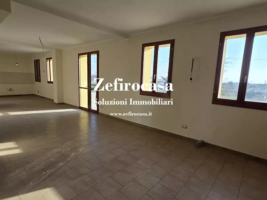 Immagine 2 di Villa in vendita  a Rolo