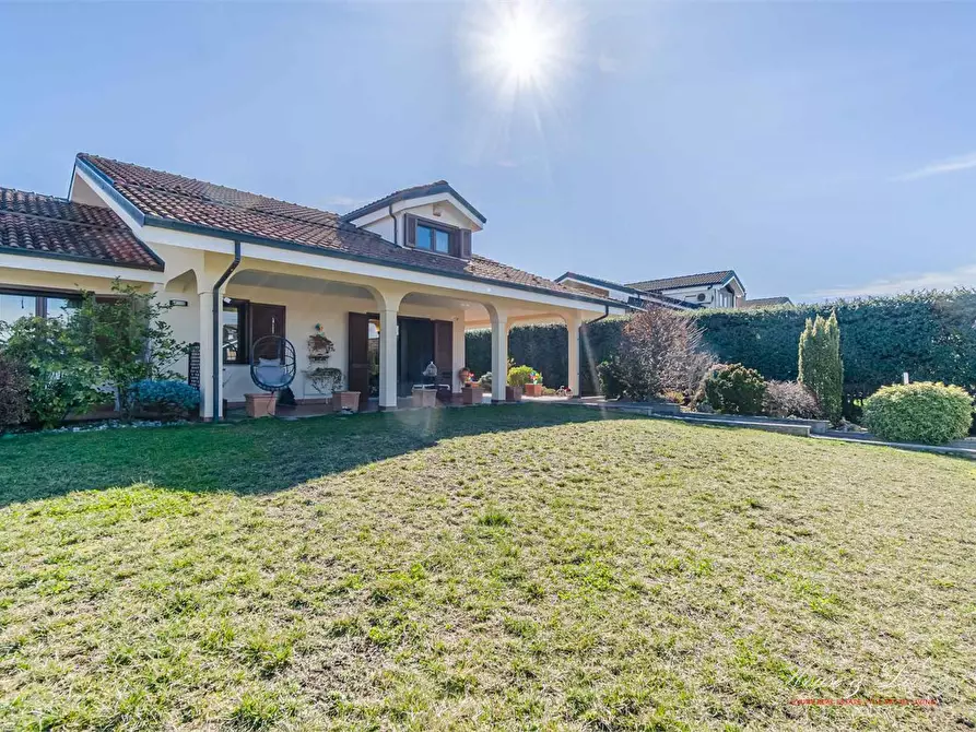 Immagine 4 di Villa in vendita  a Orbassano
