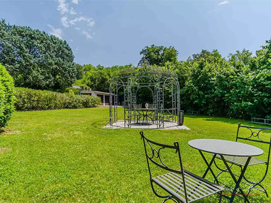 Immagine 9 di Villa in vendita  a Trofarello