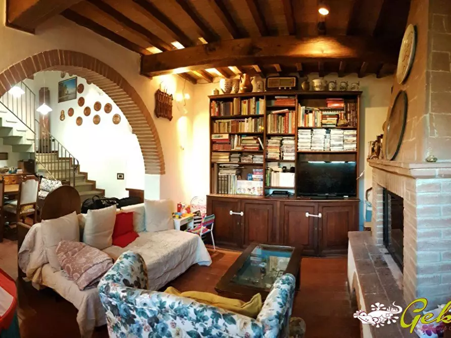 Immagine 4 di Villa in vendita  a San Gimignano