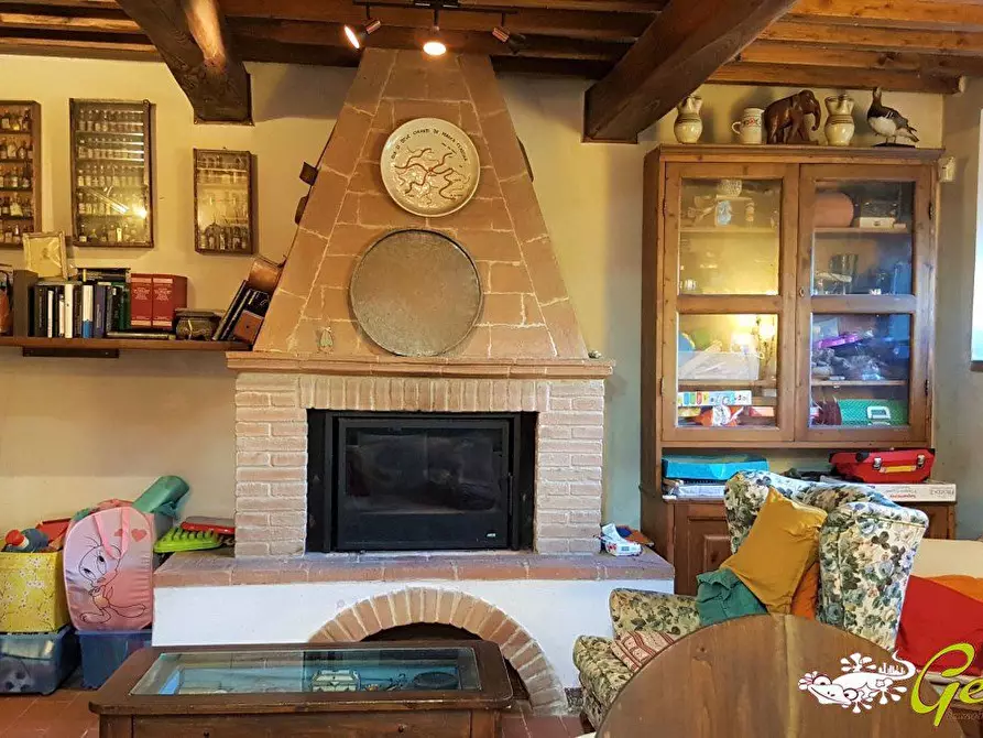 Immagine 1 di Villa in vendita  a San Gimignano