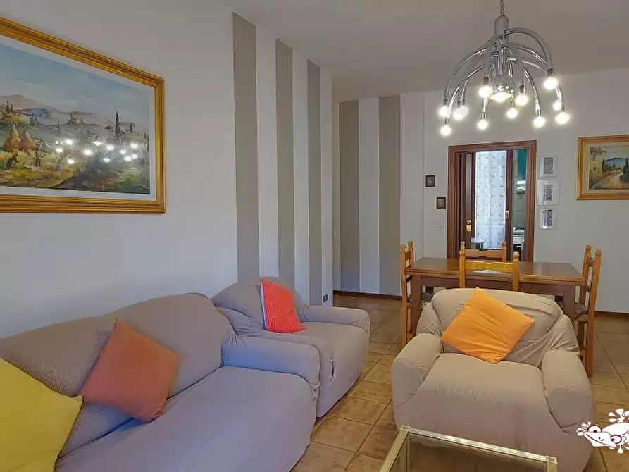 Immagine 2 di Appartamento in vendita  a San Gimignano