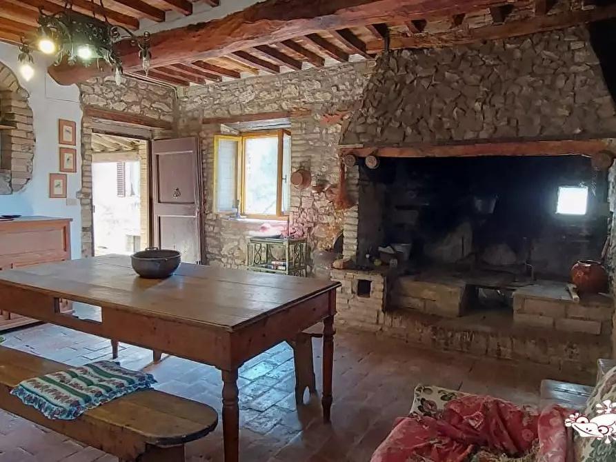 Immagine 2 di Appartamento in vendita  a San Gimignano