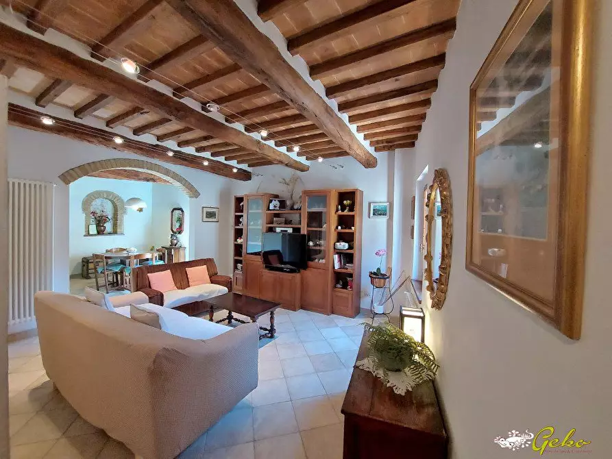 Immagine 1 di Appartamento in vendita  a San Gimignano