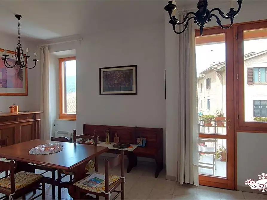 Immagine 5 di Appartamento in vendita  a San Gimignano