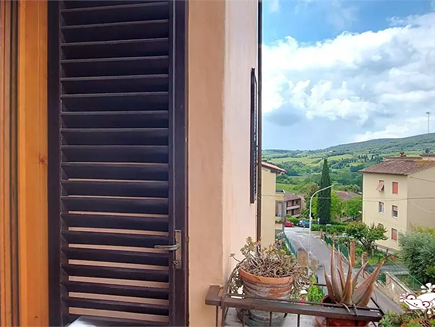 Immagine 9 di Appartamento in vendita  a San Gimignano