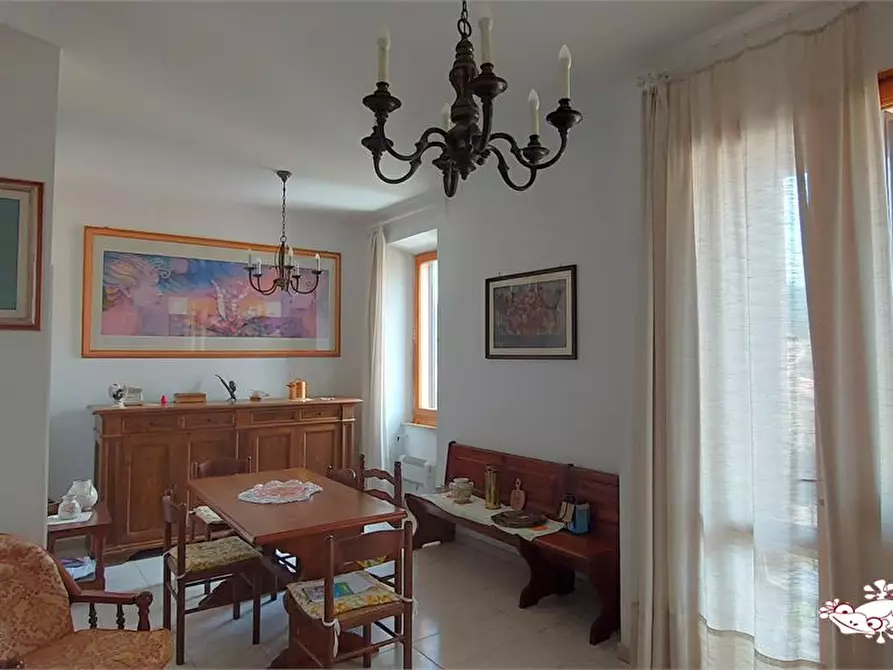 Immagine 2 di Appartamento in vendita  a San Gimignano