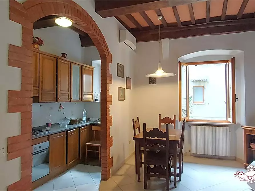 Immagine 6 di Appartamento in vendita  a San Gimignano
