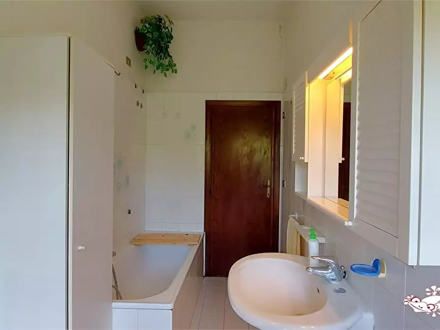 Immagine 10 di Appartamento in vendita  a San Gimignano
