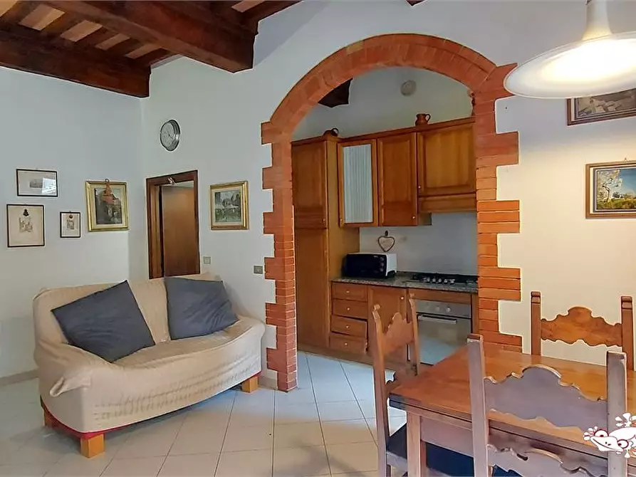 Immagine 3 di Appartamento in vendita  a San Gimignano