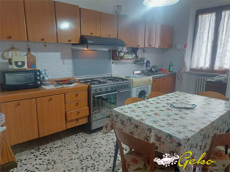 Immagine 3 di Appartamento in vendita  a San Gimignano
