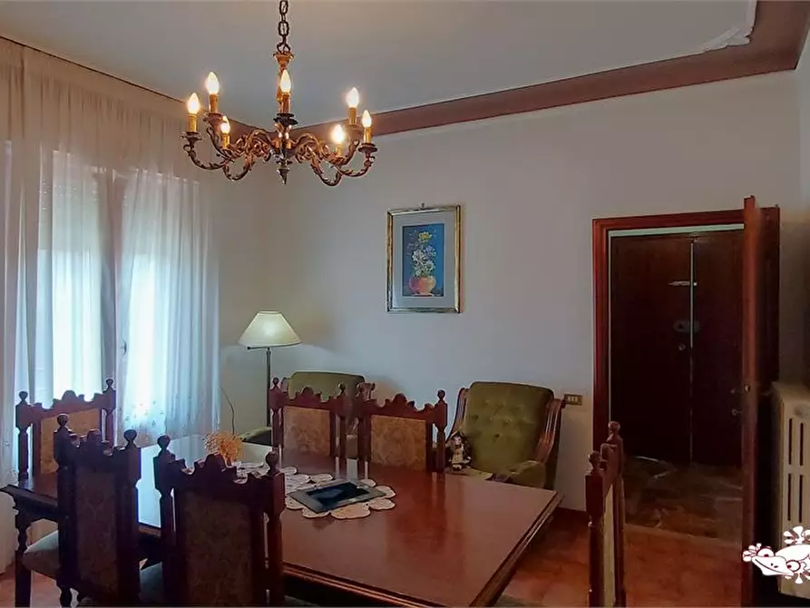 Immagine 2 di Appartamento in vendita  a San Gimignano
