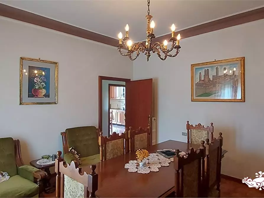 Immagine 1 di Appartamento in vendita  a San Gimignano