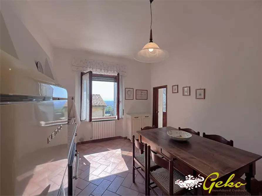 Immagine 1 di Appartamento in vendita  a San Gimignano