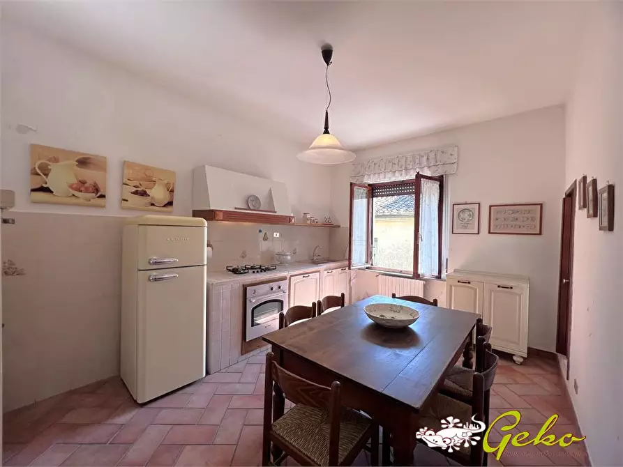 Immagine 2 di Appartamento in vendita  a San Gimignano