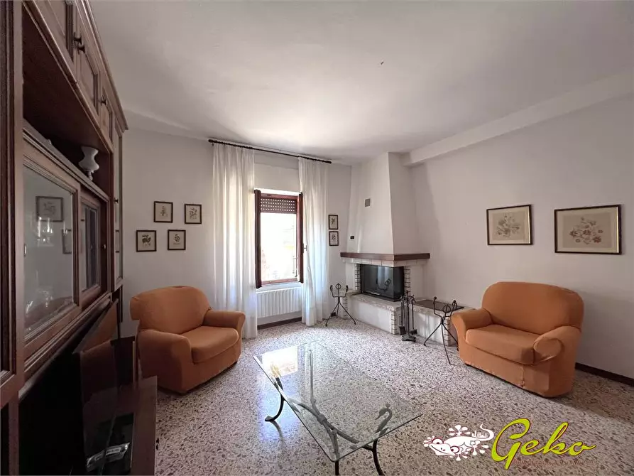 Immagine 7 di Appartamento in vendita  a San Gimignano