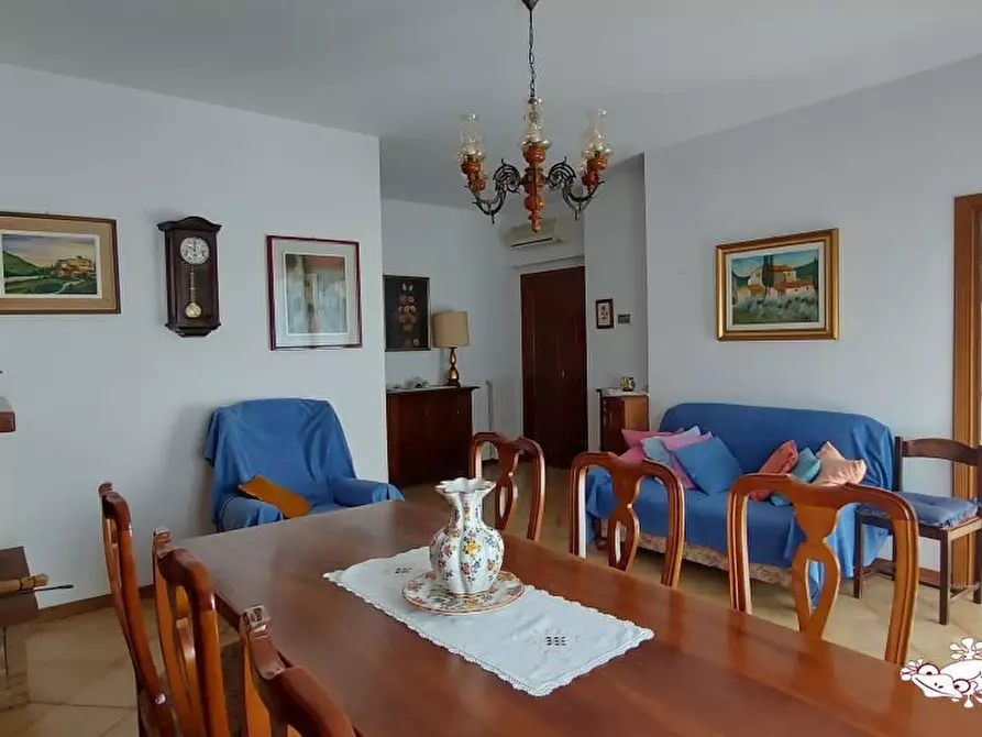Immagine 1 di Appartamento in vendita  a San Gimignano
