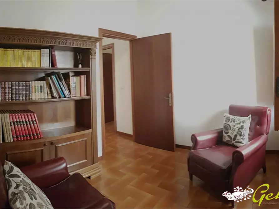 Immagine 3 di Appartamento in vendita  a San Gimignano