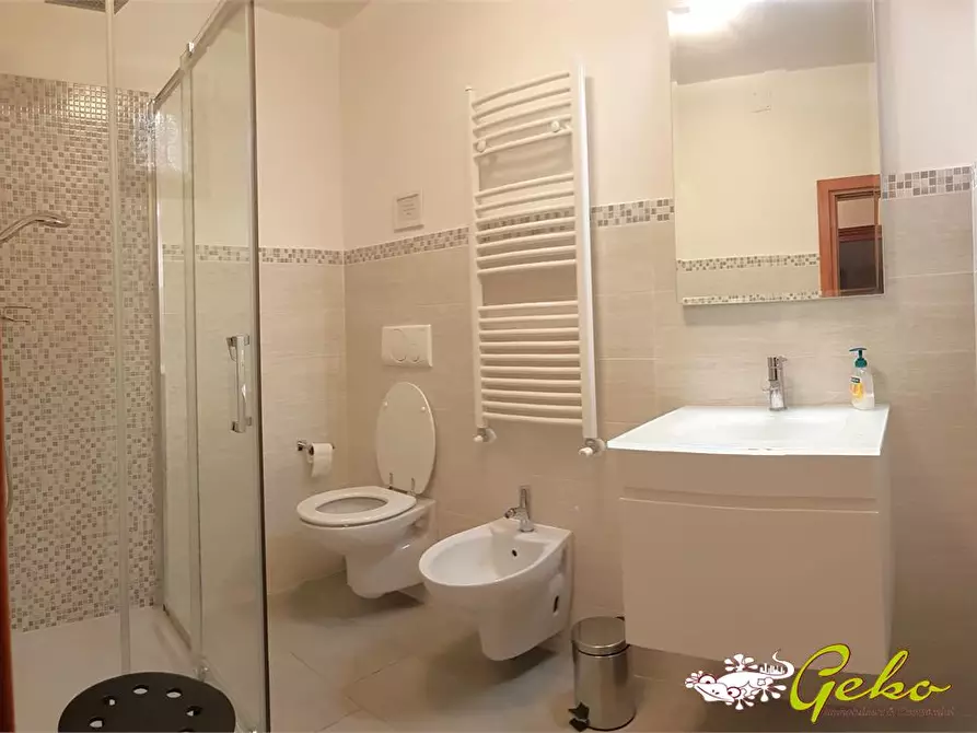 Immagine 5 di Appartamento in vendita  a San Gimignano