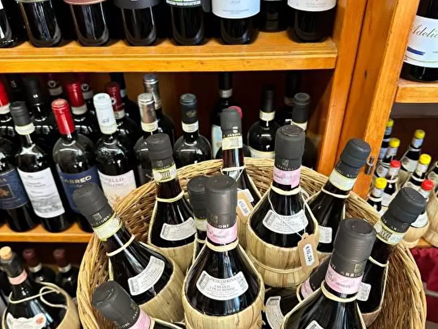 Immagine 4 di Licenza in vendita  a San Gimignano