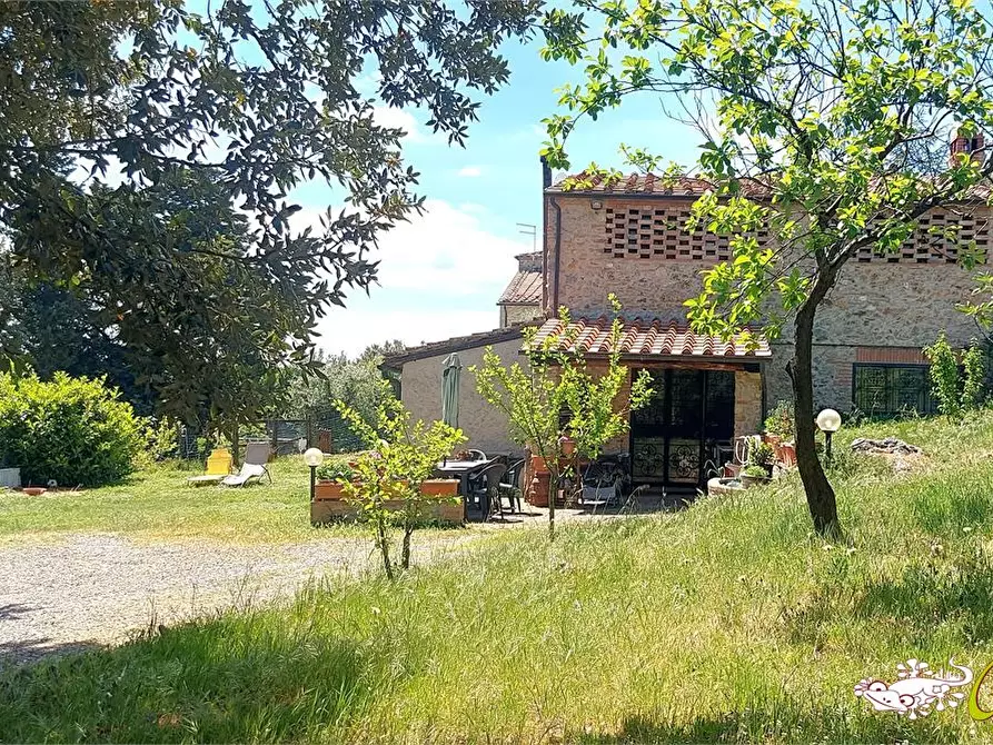 Immagine 1 di Villa in vendita  a San Gimignano