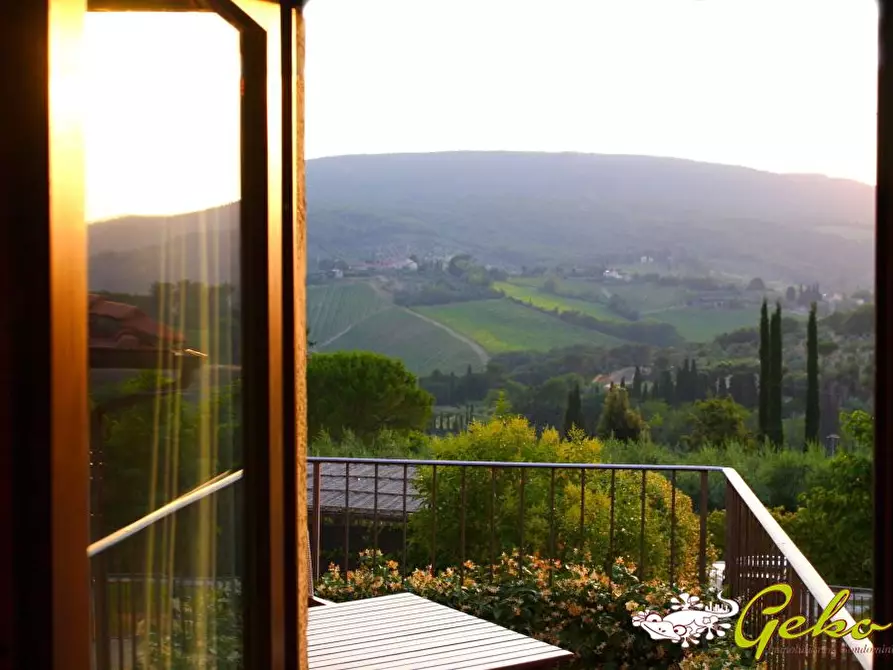 Immagine 4 di Palazzo in vendita  a San Gimignano