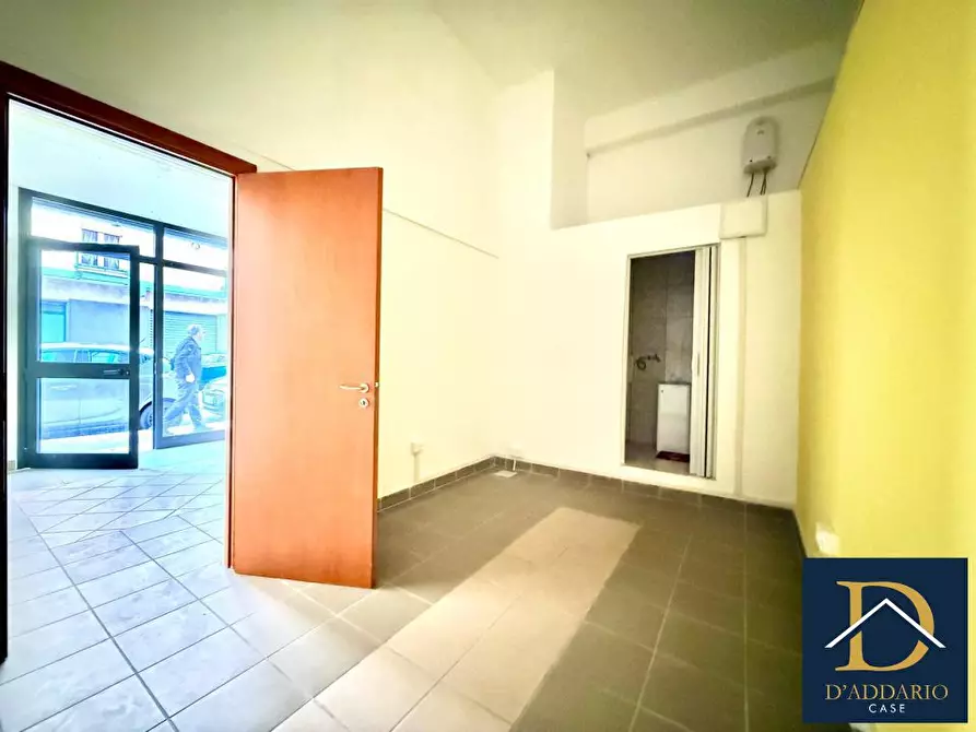 Immagine 3 di Negozio in affitto  43 a Taranto