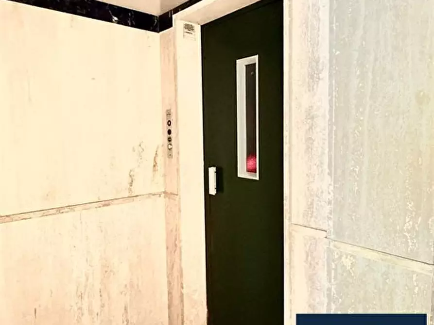 Immagine 10 di Appartamento in vendita  30 a Taranto